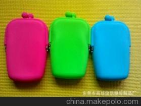 【硅膠化妝包(中號) 硅膠手機零錢包 廠家直供 專業生產訂做錢包】價格,廠家,圖片,化妝包、化妝箱、梳妝盒,東莞市高埗俊凱塑膠制品廠-